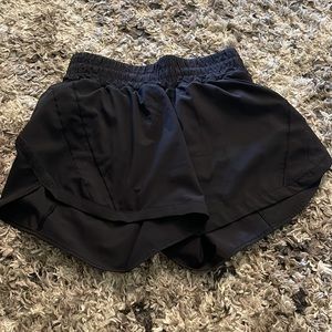 COPY - Lululemon Hotty Hot High-Rise Lined Short 4"